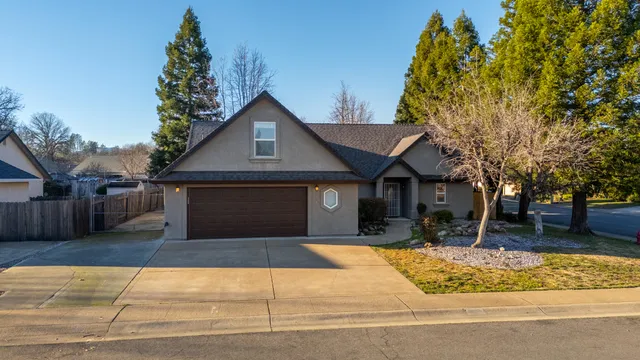 $525,000 | 5890 Shadow Glen Drive, Redding, CA 96003