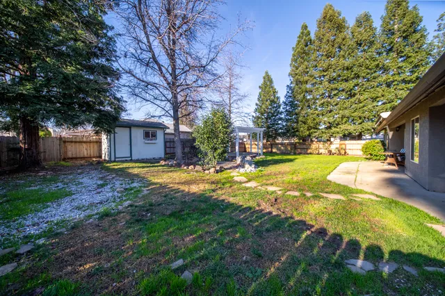 $525,000 | 5890 Shadow Glen Drive, Redding, CA 96003