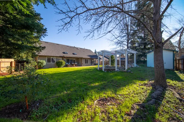 $525,000 | 5890 Shadow Glen Drive, Redding, CA 96003