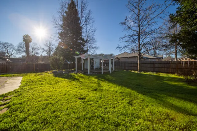 $525,000 | 5890 Shadow Glen Drive, Redding, CA 96003