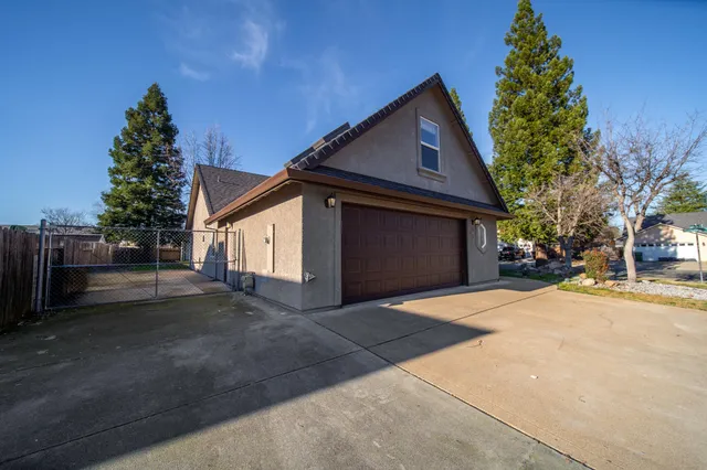 $525,000 | 5890 Shadow Glen Drive, Redding, CA 96003