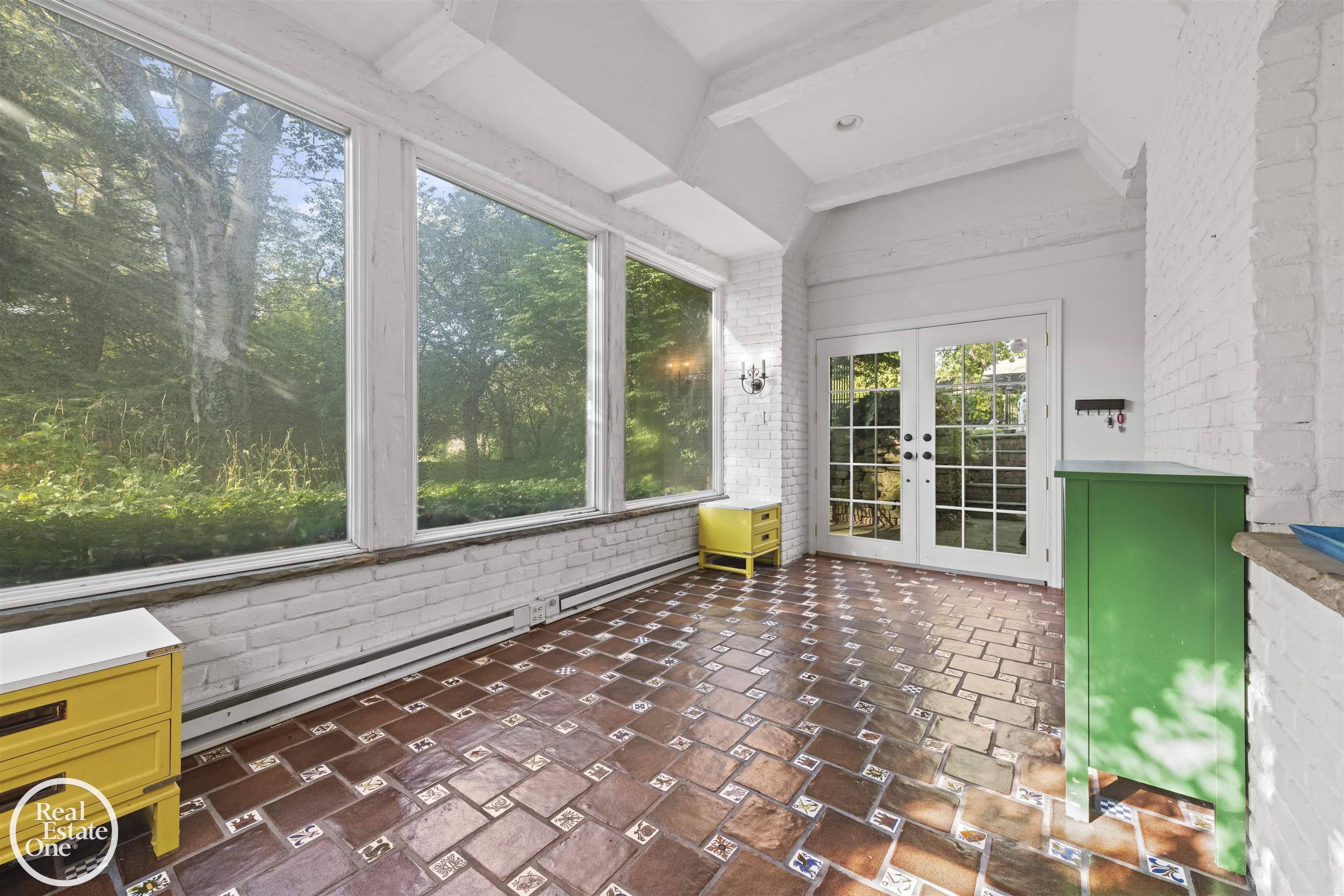 242 Lewiston Road Grosse Pointe, MI 48236 - Photo 21 of 63 50202667-26ce7b87-96bd-45d3-ad0a-b35769d0e72a.JPG