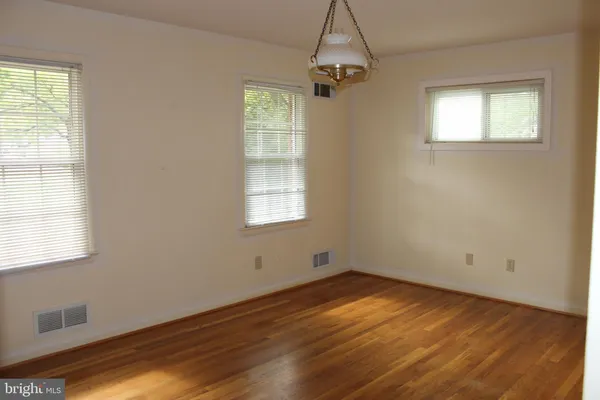 $3,550 | 545 Beall Avenue, Rockville, MD 20850