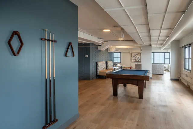 $2,016 | 5815 North Sheridan Road, Unit 916, Chicago, IL 60660