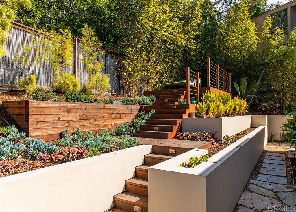 560 Orchid Lane Del Mar, CA 92014 - Photo 20 of 25