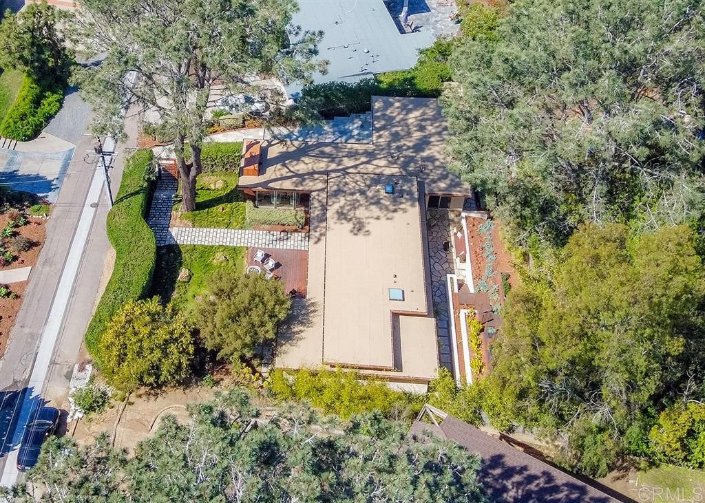 560 Orchid Lane Del Mar, CA 92014 - Photo 23 of 25