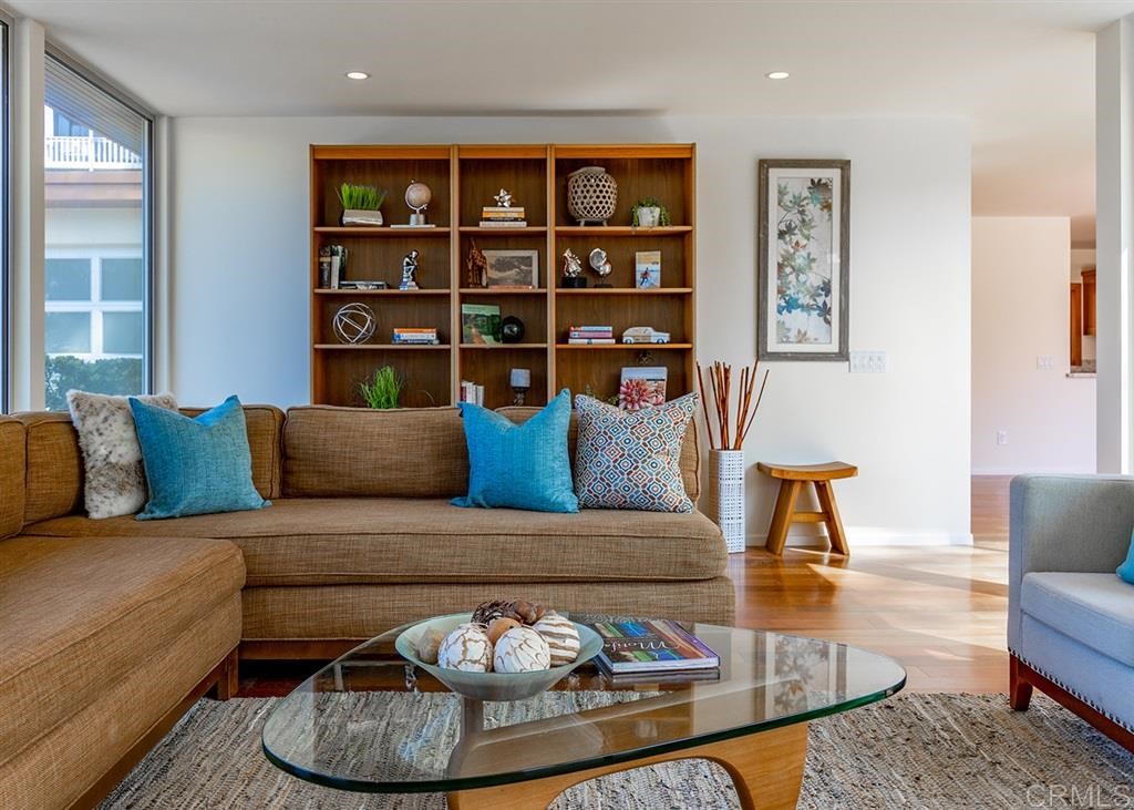 560 Orchid Lane Del Mar, CA 92014 - Photo 6 of 25