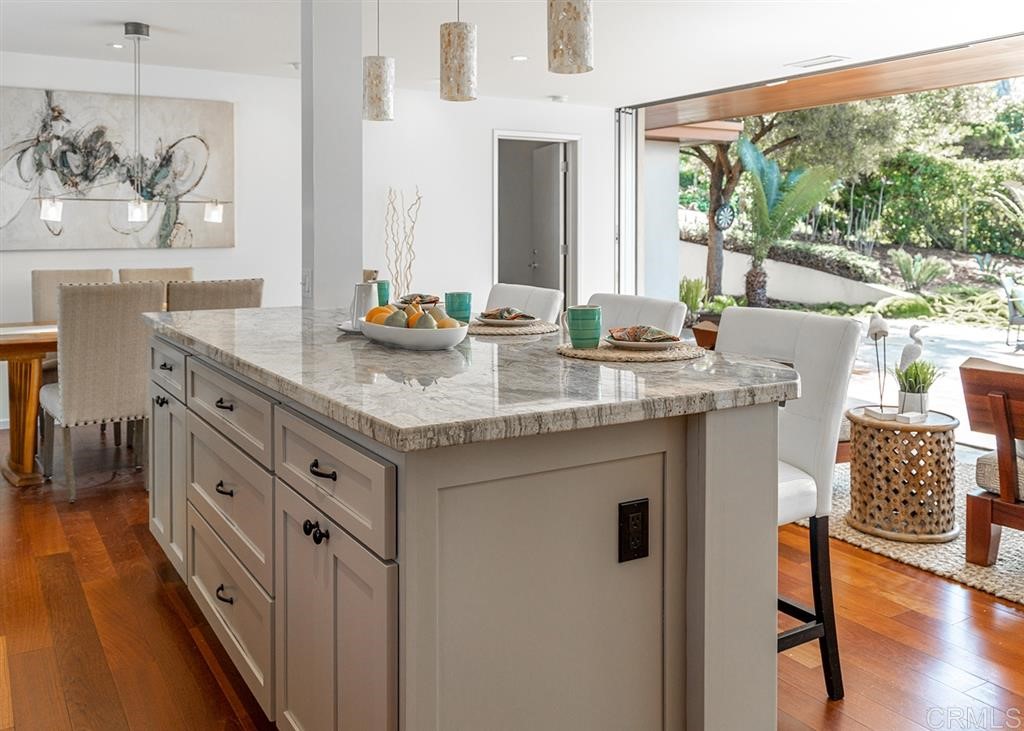 560 Orchid Lane Del Mar, CA 92014 - Photo 7 of 25