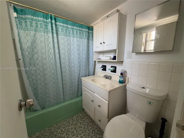 $1,600 | 4550 Southwest 67th Avenue, Unit 6, Miami, FL 33155