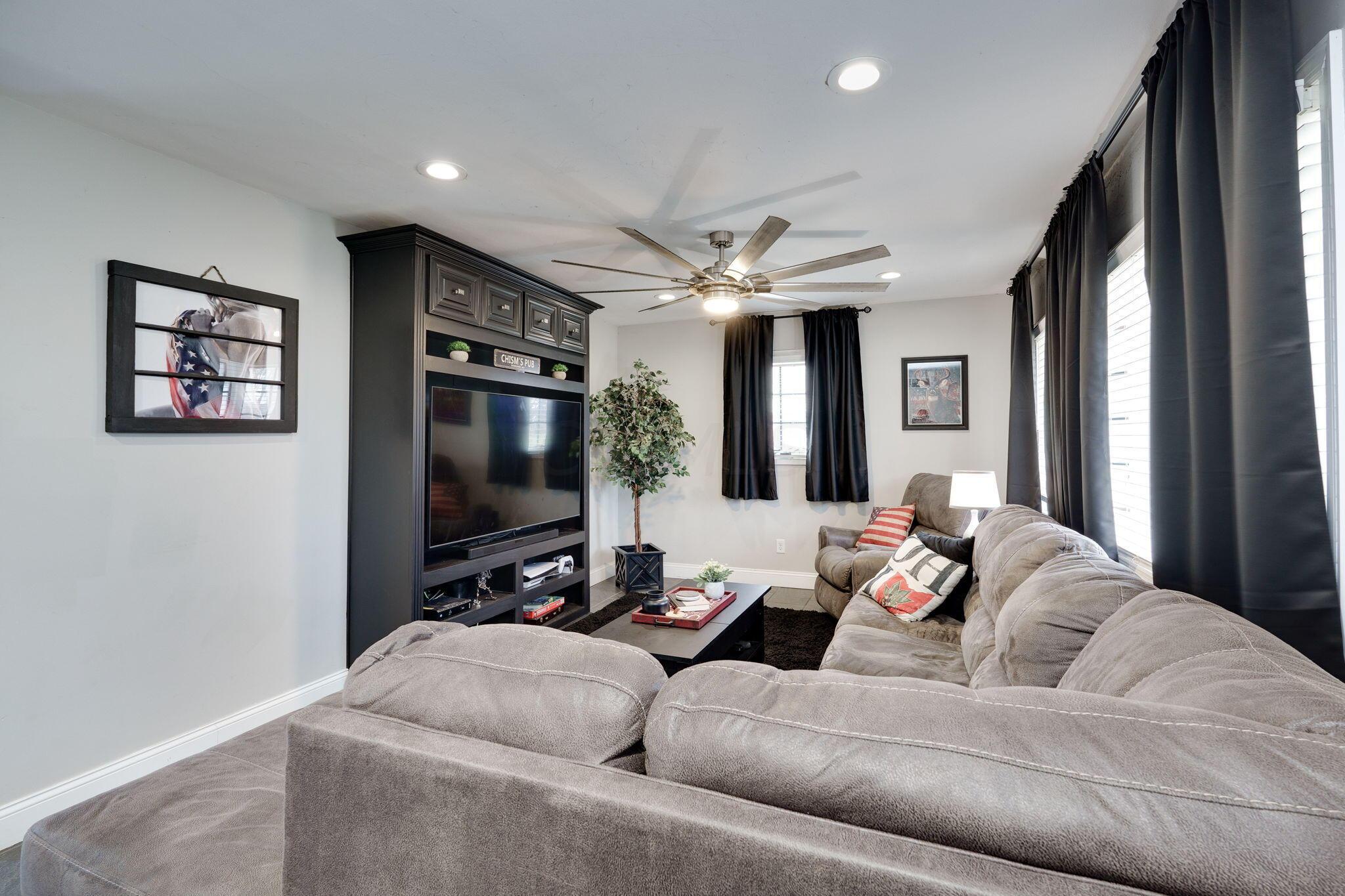 1632 Ridgeway Drive Springfield, OH 45506 - Photo 9 of 45 Welcome Home! 1632 Ridgeway Drive, Springfield, OH 45506