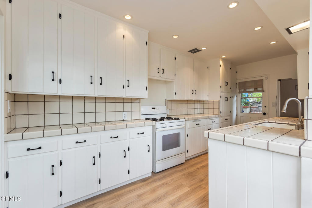 5209 Alta Canyada Road La Canada Flintridge, CA 91011 - Photo 16 of 44 5209AltaCanyadaRd-27