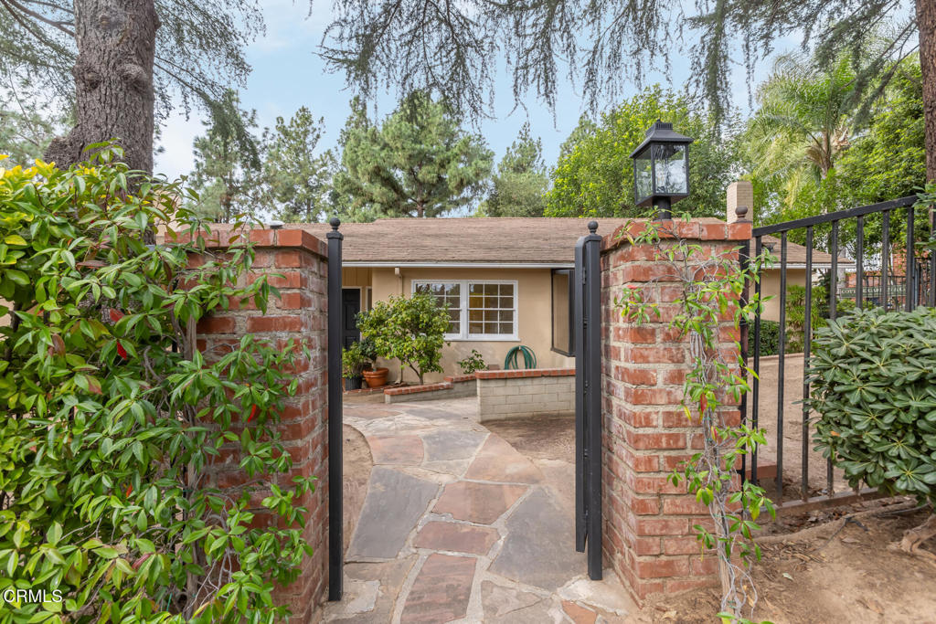 5209 Alta Canyada Road La Canada Flintridge, CA 91011 - Photo 2 of 44 5209AltaCanyadaRd-06