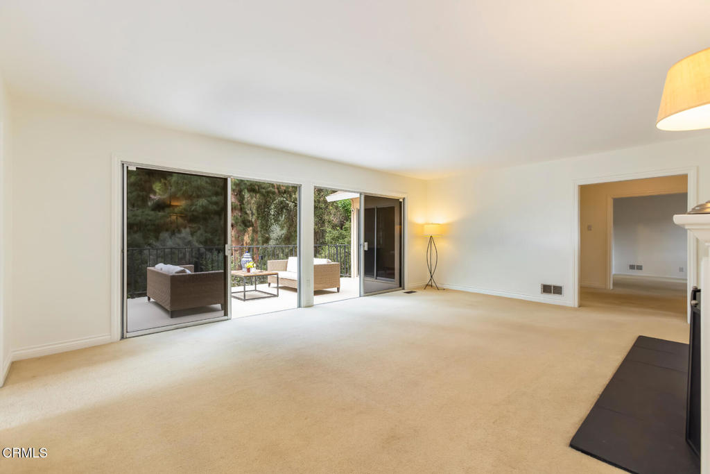 5209 Alta Canyada Road La Canada Flintridge, CA 91011 - Photo 10 of 44 5209AltaCanyadaRd-18