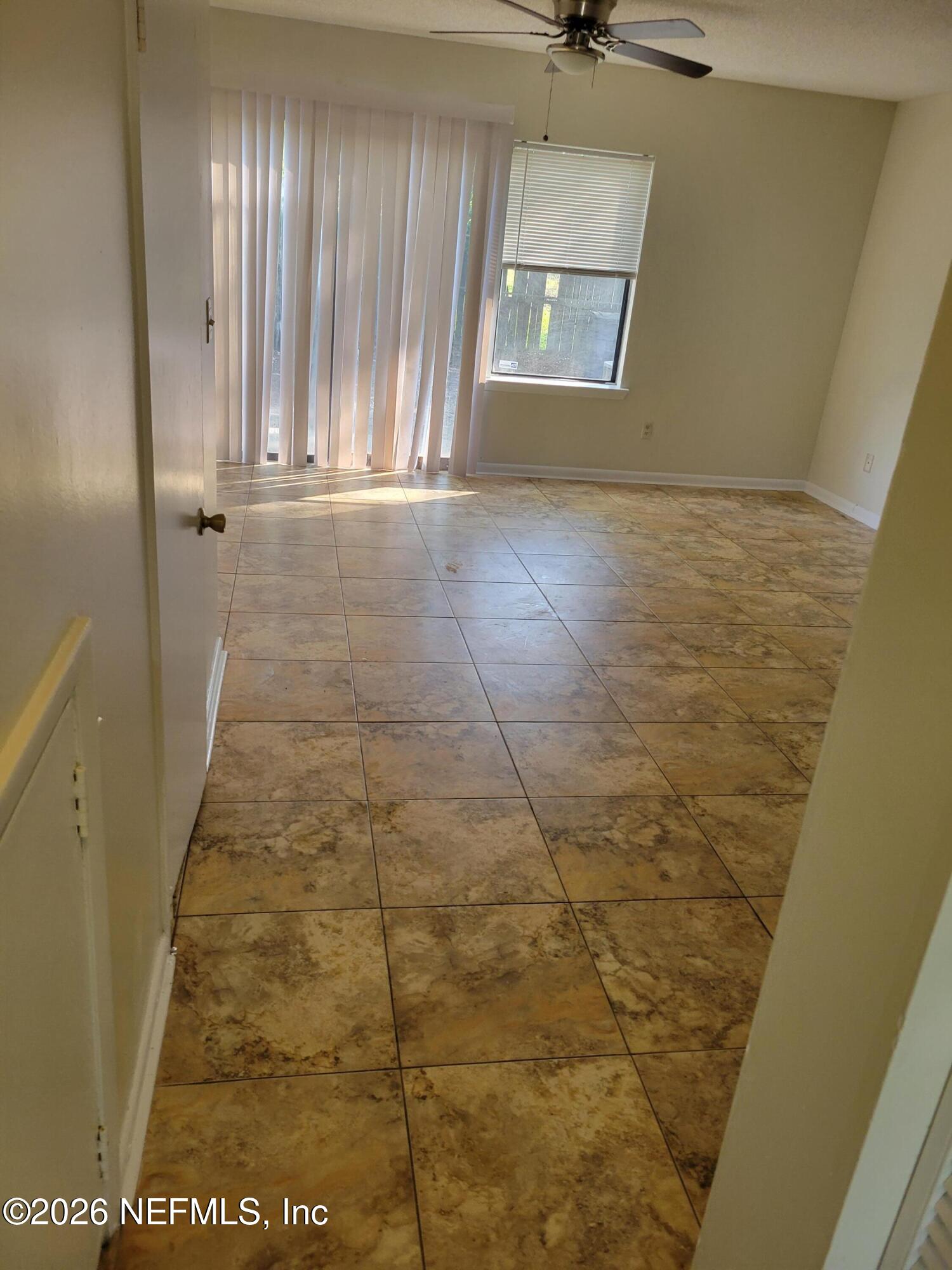 2192 Inwood Terrace, Unit 1 Jacksonville, FL 32207 - Photo 5 of 10 family room