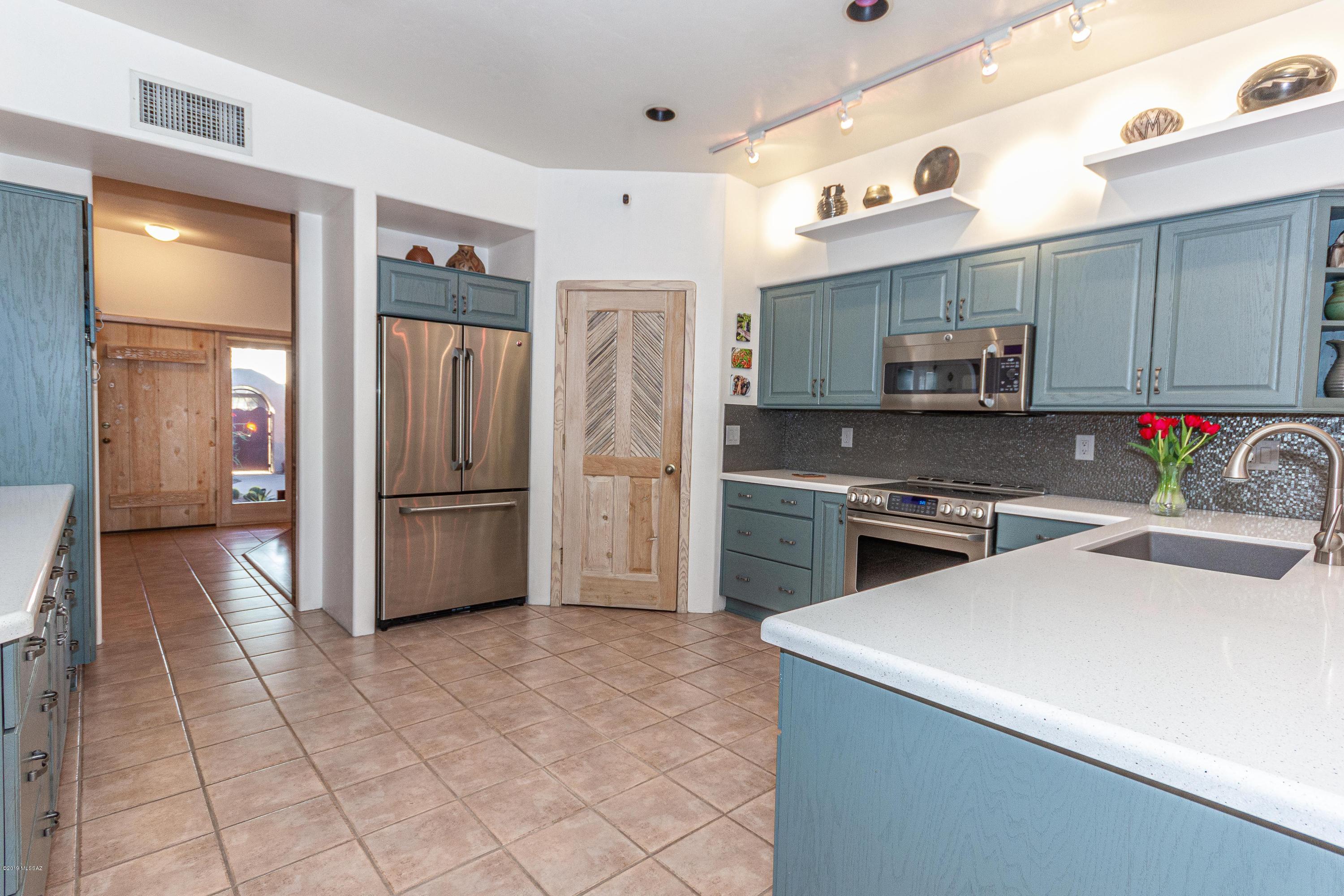 9916 North Ridge Shadow Place Tucson, AZ 85704 - Photo 18 of 50