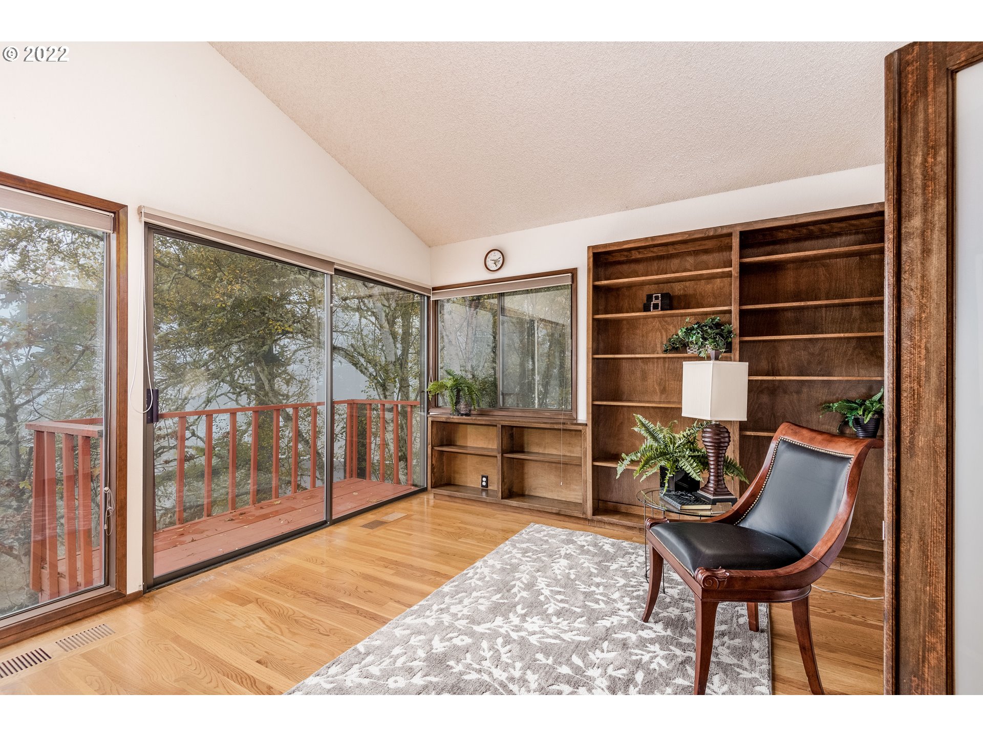 635 Startouch Drive Eugene, OR 97405 - Photo 13 of 28 a living room with furniture and a large window