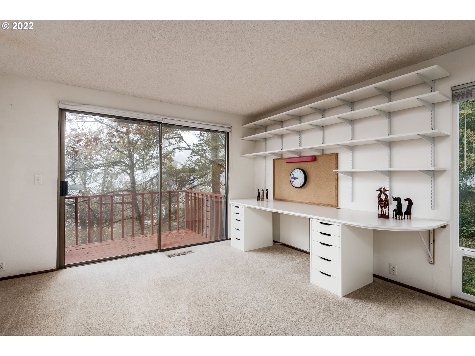635 Startouch Drive Eugene, OR 97405 - Photo 19 of 28 a kitchen with stainless steel appliances a sink and cabinets