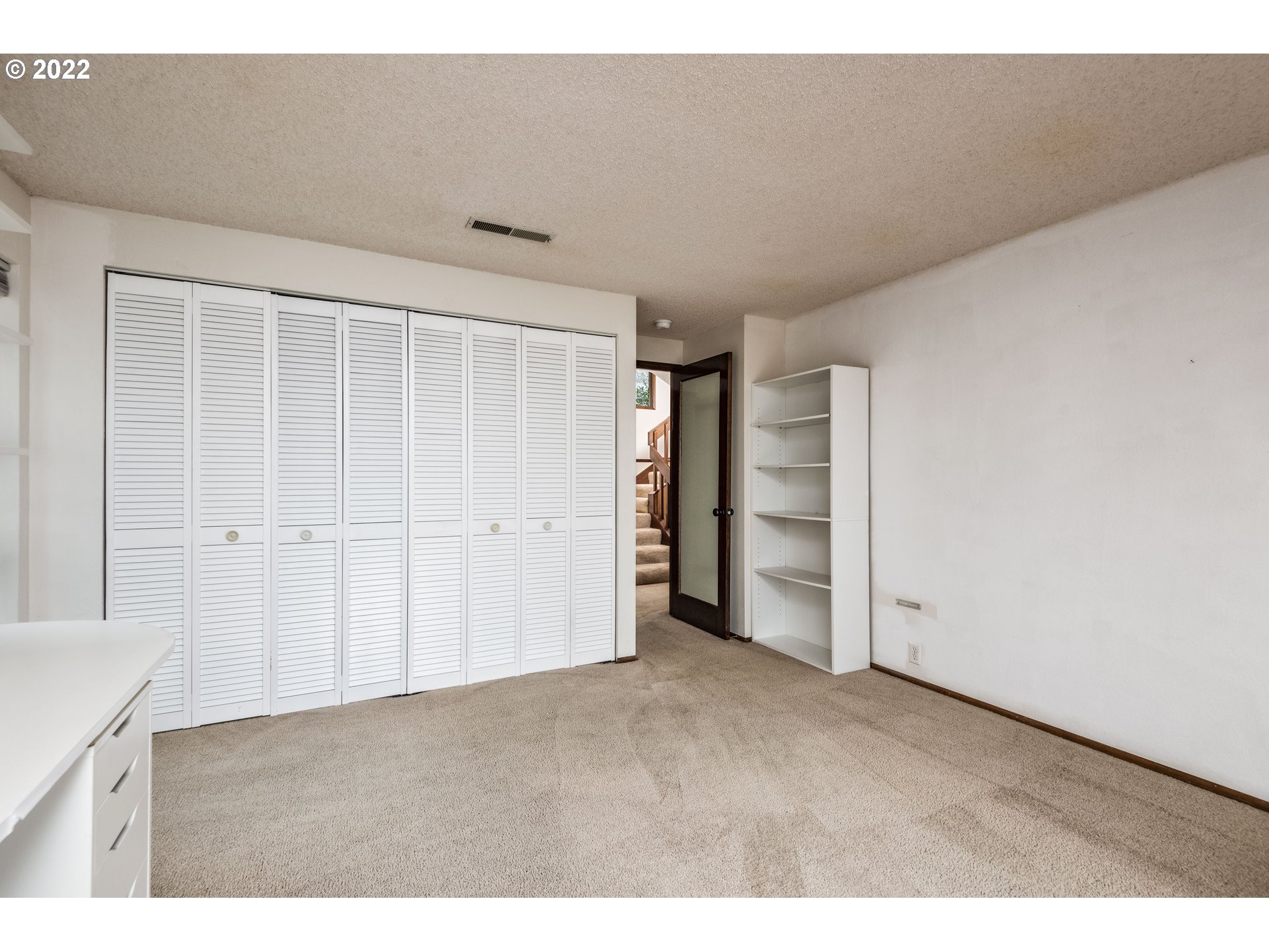 635 Startouch Drive Eugene, OR 97405 - Photo 20 of 28 a view of an empty room