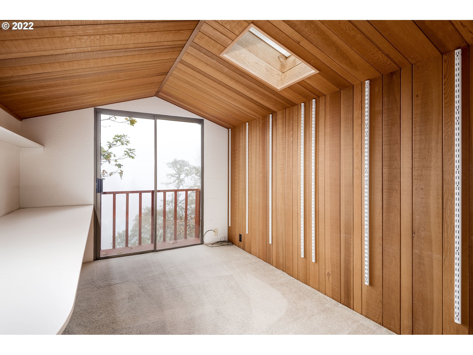 635 Startouch Drive Eugene, OR 97405 - Photo 22 of 28 a view of an empty room with a window