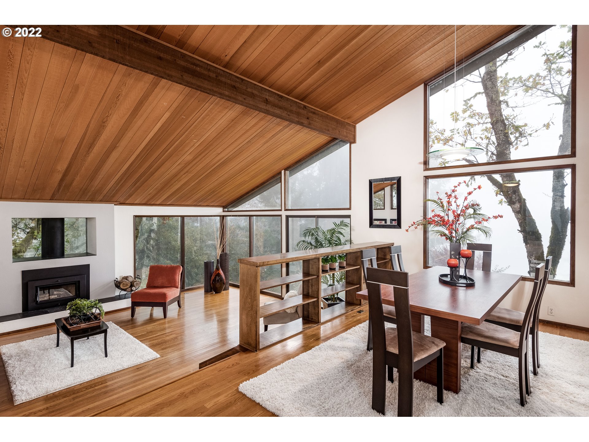 635 Startouch Drive Eugene, OR 97405 - Photo 5 of 28 a dining room with furniture garden view and a patio