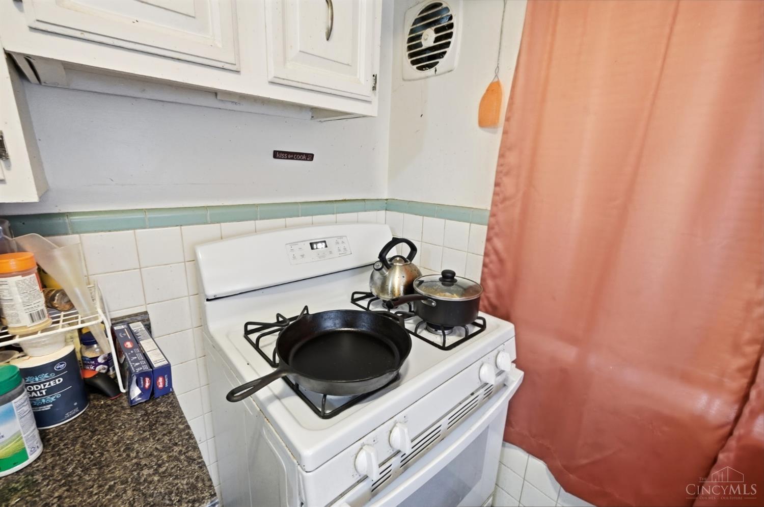 6211 Paddock Road Cincinnati, OH 45216 - Photo 23 of 80