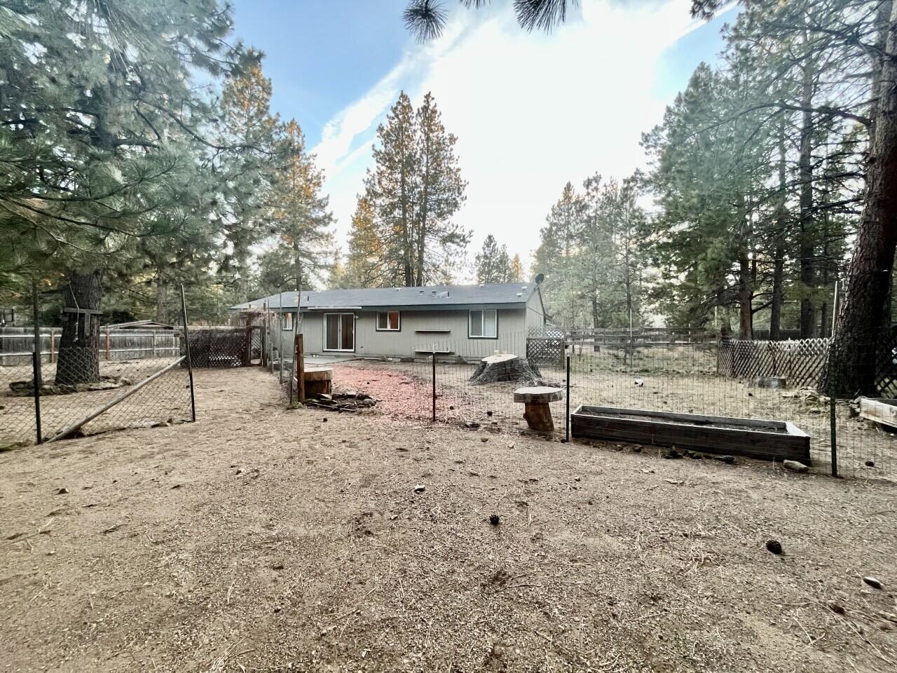 19002 Baker Road Bend, OR 97702 - Photo 17 of 18 thumbnail_IMG_1132