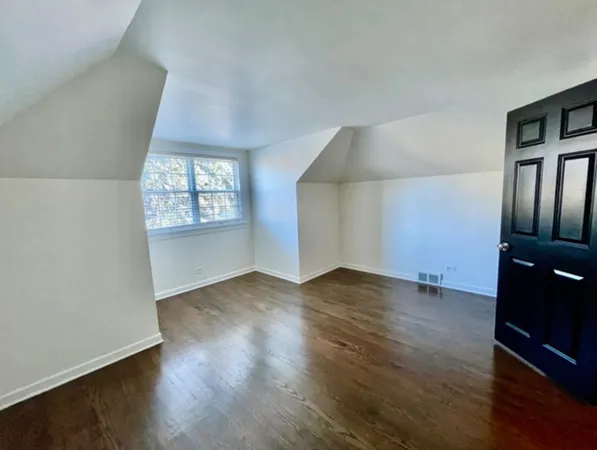 $2,950 | 3701 West North Shore Avenue, Lincolnwood, IL 60712