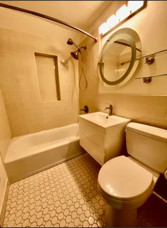 $2,950 | 3701 West North Shore Avenue, Lincolnwood, IL 60712