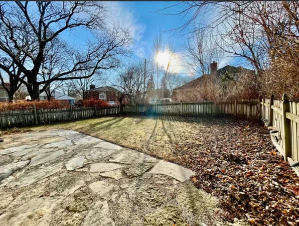 $2,950 | 3701 West North Shore Avenue, Lincolnwood, IL 60712