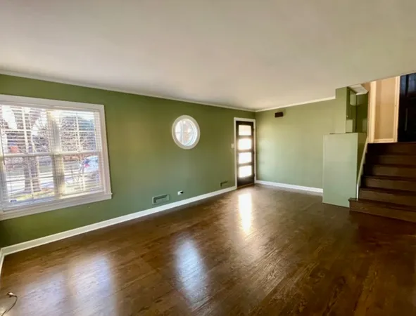 $2,950 | 3701 West North Shore Avenue, Lincolnwood, IL 60712