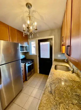 $2,950 | 3701 West North Shore Avenue, Lincolnwood, IL 60712