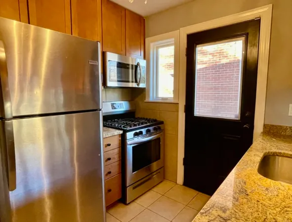 $2,950 | 3701 West North Shore Avenue, Lincolnwood, IL 60712