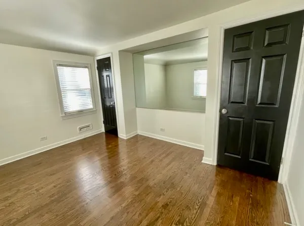 $2,950 | 3701 West North Shore Avenue, Lincolnwood, IL 60712