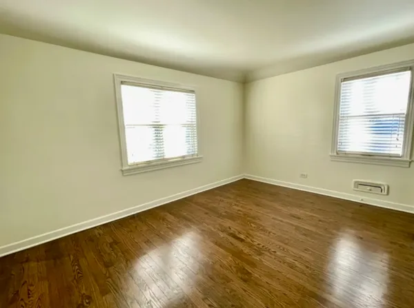 $2,950 | 3701 West North Shore Avenue, Lincolnwood, IL 60712