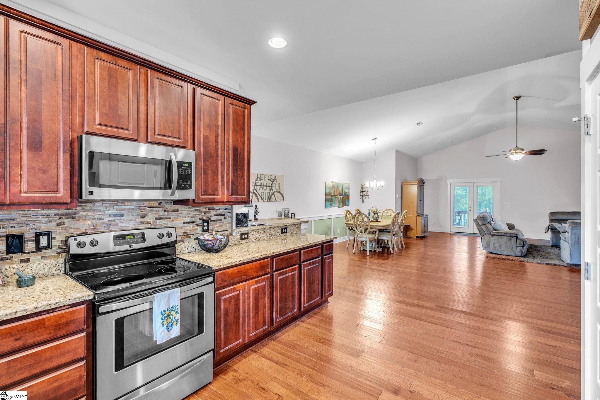 108 Club Cart Road Travelers Rest, SC 29690 - Photo 10 of 34 Gallery Image 10