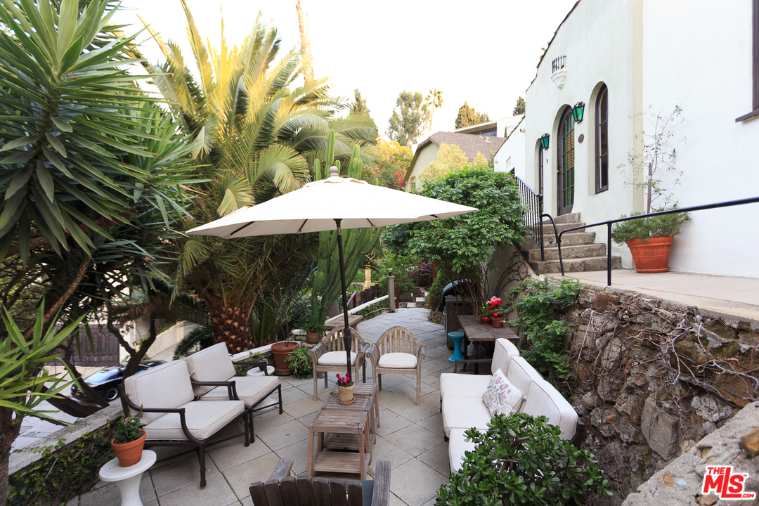6764 Milner Road Los Angeles, CA 90068 - Photo 16 of 25 Gallery Image 16