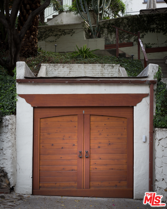6764 Milner Road Los Angeles, CA 90068 - Photo 24 of 25 Gallery Image 24