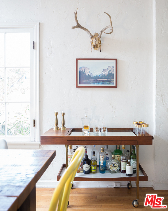 6764 Milner Road Los Angeles, CA 90068 - Photo 5 of 25 Gallery Image 5