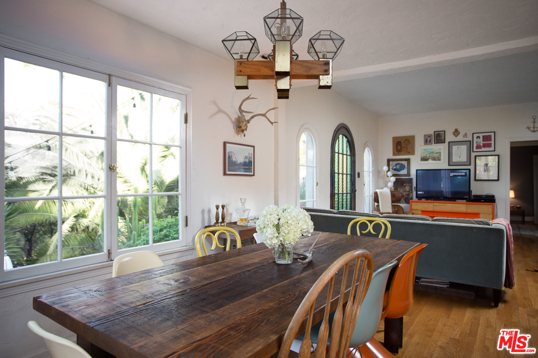 6764 Milner Road Los Angeles, CA 90068 - Photo 9 of 25 Gallery Image 9