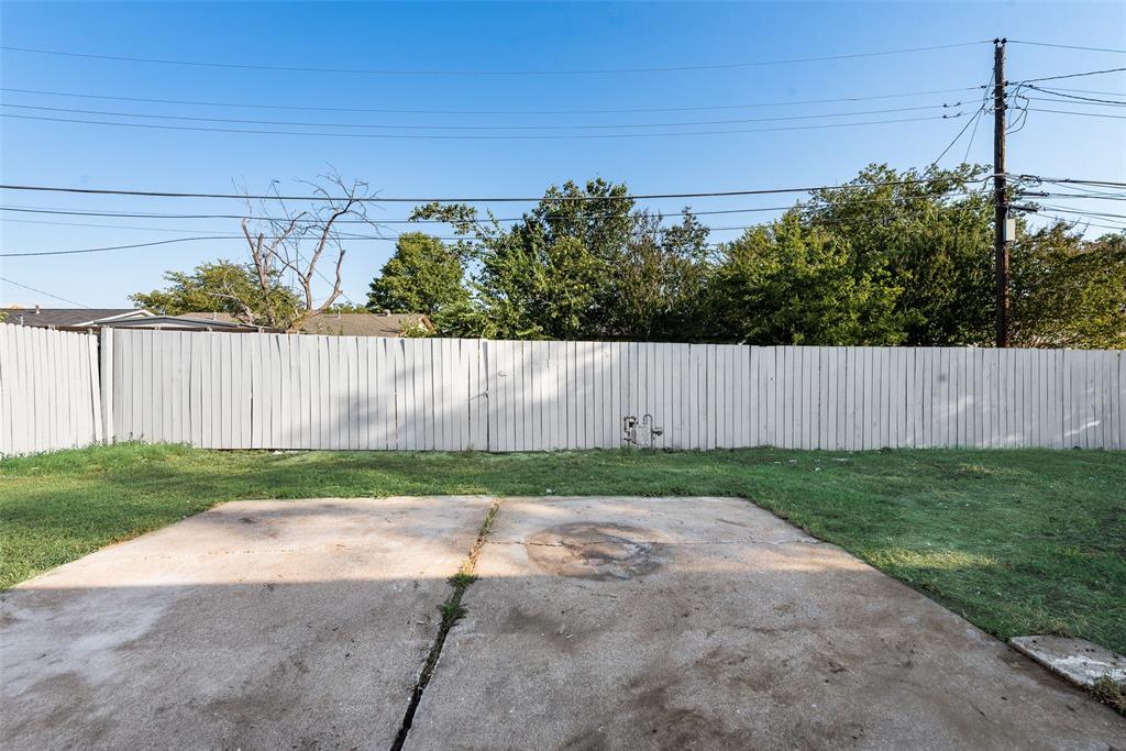 4117 Spokane Street Irving, TX 75062 - Photo 28 of 28 a view of a backyard