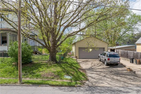 $225,000 | 2521 Lafayette Street, St. Joseph, MO 64507