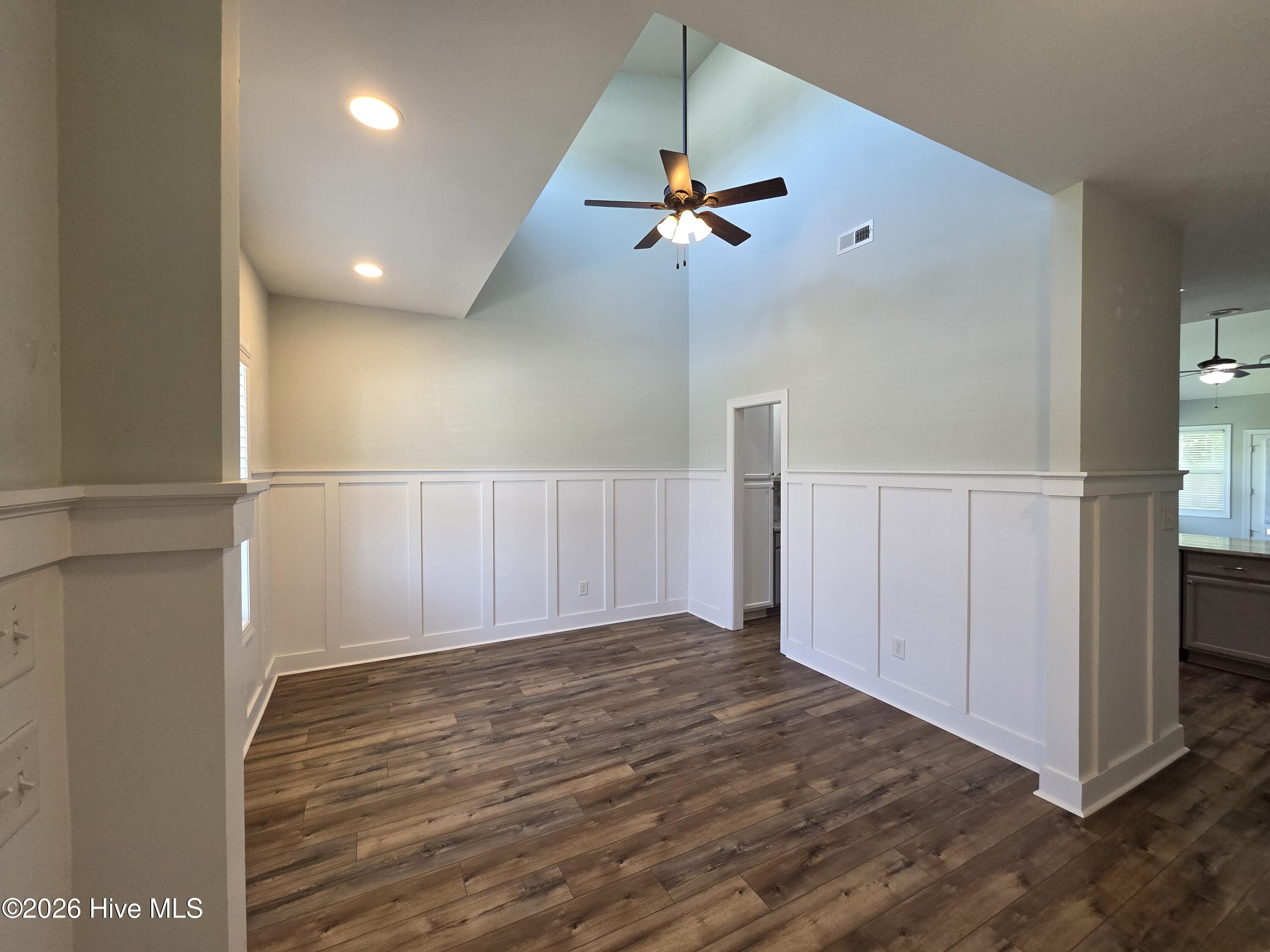 253 Channel Marker Loop Swansboro, NC 28584 - Photo 2 of 21 Dining