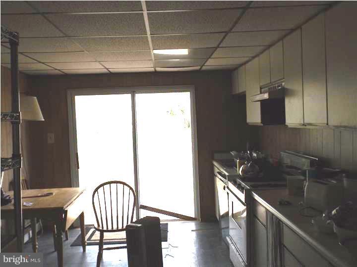 419 Alexander Avenue Maple Shade, NJ 08052 - Photo 6 of 9 Kitchen