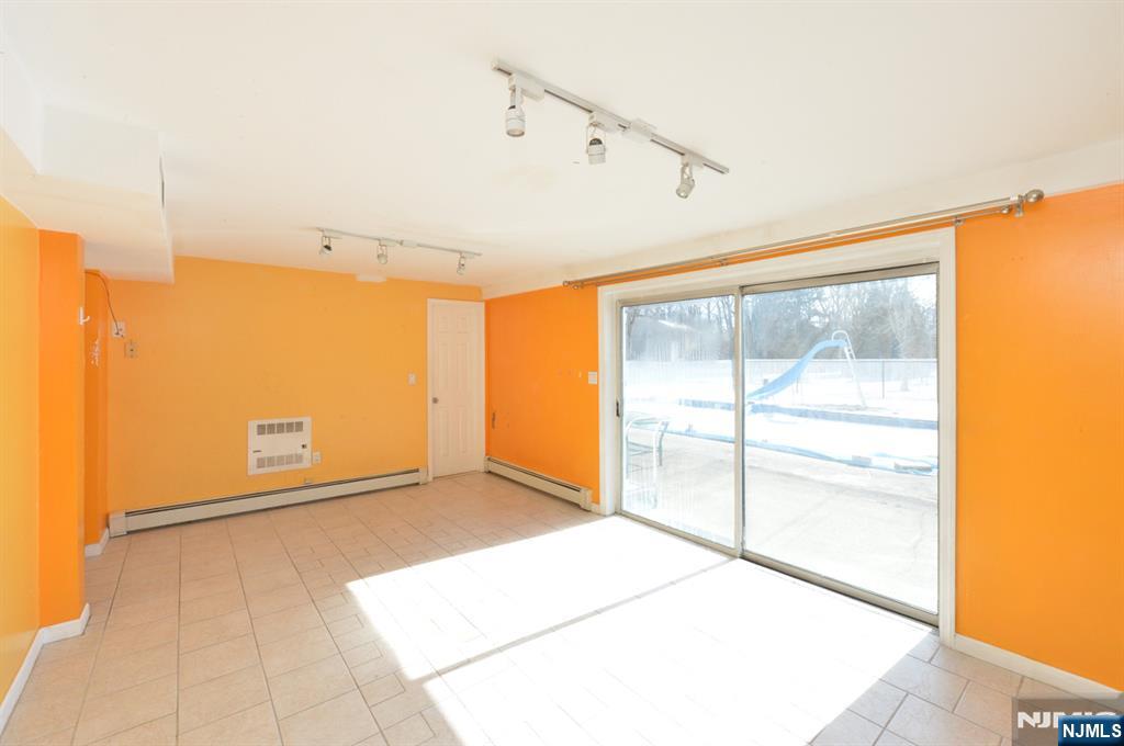 454 East Ridgewood Avenue Paramus, NJ 07652 - Photo 23 of 28