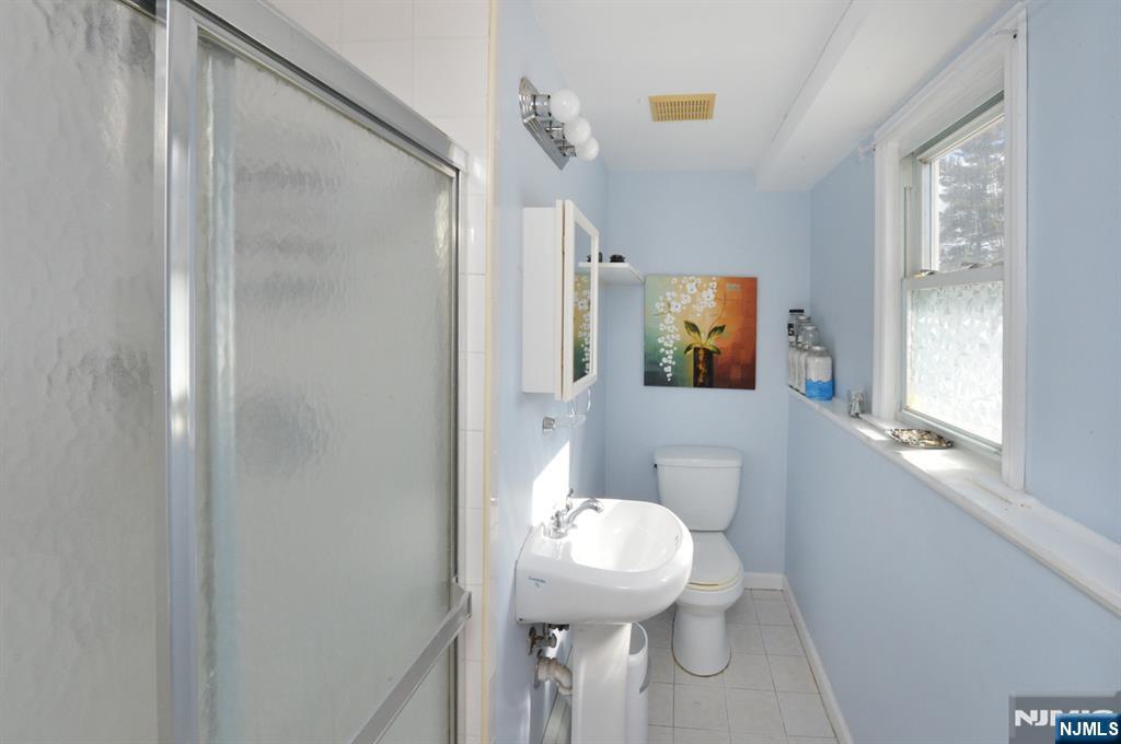 454 East Ridgewood Avenue Paramus, NJ 07652 - Photo 25 of 28