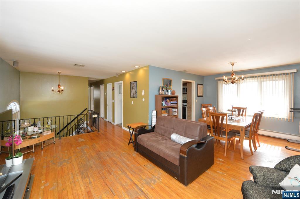 454 East Ridgewood Avenue Paramus, NJ 07652 - Photo 10 of 28