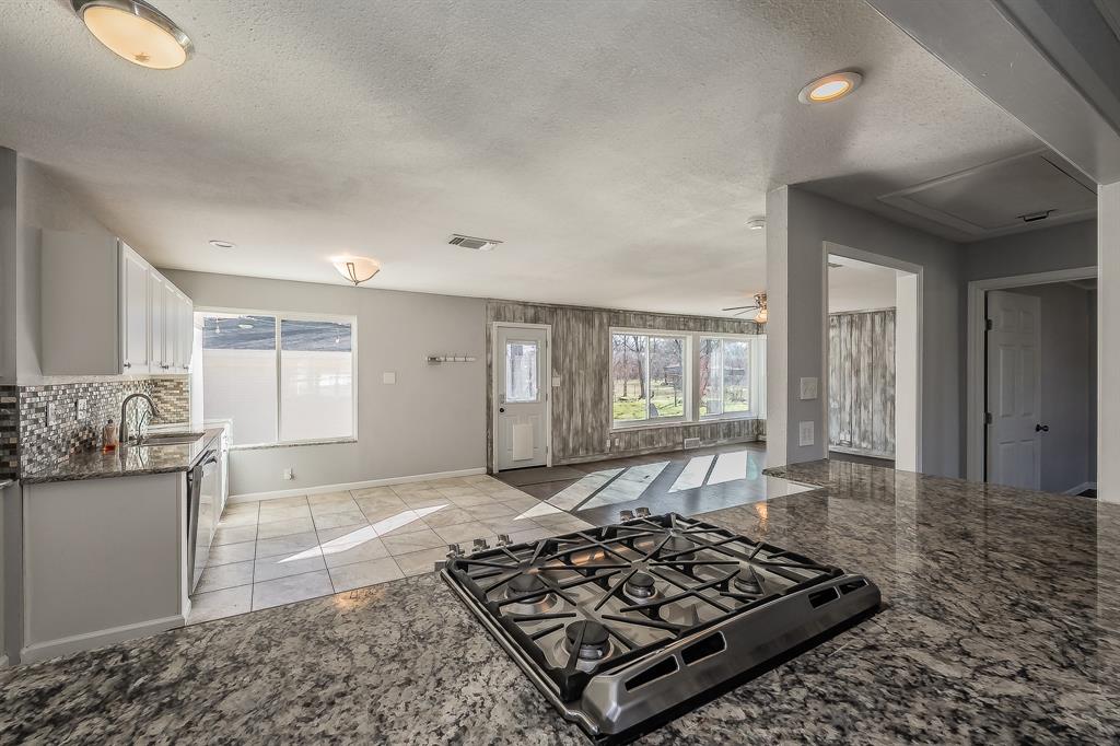 5824 Briarcliff Road Haltom City, TX 76117 - Photo 24 of 40