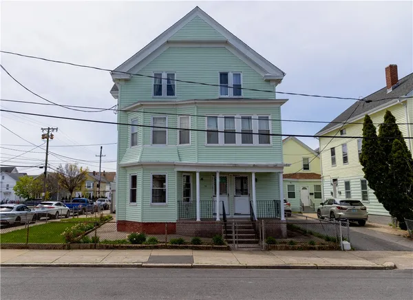 $1,800 | 34 Hancock Street, Unit 1, Pawtucket, RI 02860