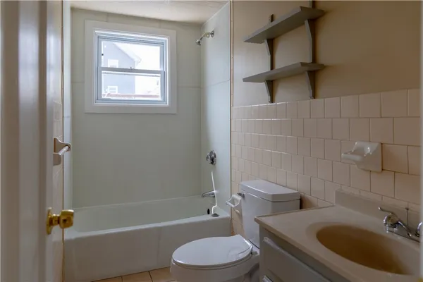 $1,800 | 34 Hancock Street, Unit 1, Pawtucket, RI 02860