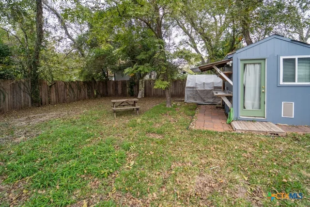 $1,495 | 1006 West North Street, Victoria, TX 77901